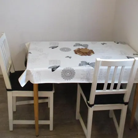 Heyartz, Peter Apartment *